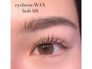 アクエリエス(Aquarius)/まつ毛も眉毛も一緒に♪