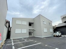 サロンの外観★ お車は2番へお停め下さい。