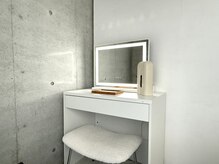 施術後のお直しに♪ヘアアイロン・ブラシなど完備しております★