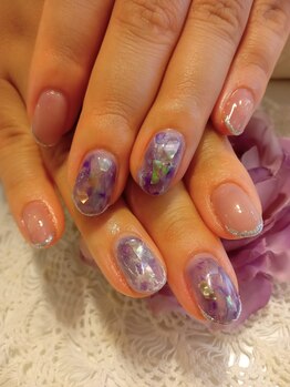 ネイル アンド ボディ ローサ(ROSA)/紫ニュアンスネイル＋ラメライン