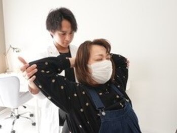 整体クオーレ 奈良店 バイ ココイロ(Cuore by COCOIRO)の写真/【本気で身体を改善したい方必見】長年のお悩みをプロの技術で根本改善！全身整体+骨盤矯正
