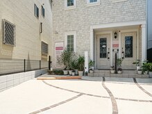 メナードフェイシャルサロン 豊中駅前南の雰囲気（駐車場あり。自転車で来ていただいても大丈夫です。）