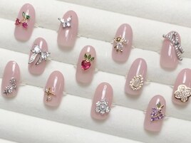 指先ビジューネイル