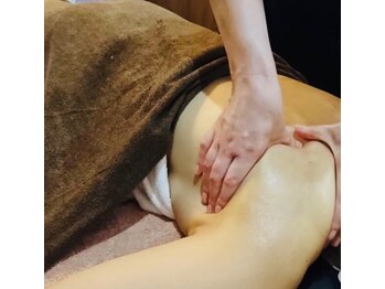 アンビ ウィズ ティアラ(ambi×Tiara)/オイルリンパマッサージ