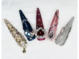 ３２. 特注ネイル