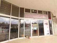 こちらのＭＡＮＤＡＲＡサロン入口からお入り下さい。