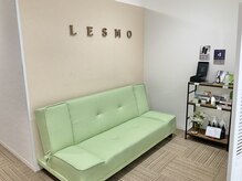 レスモ(Lesmo)/待合スペースがソファーに