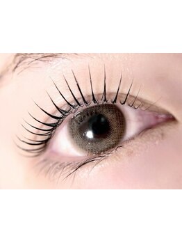 ナチュラル上品な目元にしたい