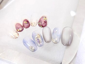 ディバイン ネイルズ(DIVINE NAILS)の写真/抜け感ある大人可愛いデザイン＆300色以上のカラーで何度でも見返したくなる指先に。美爪ケアで仕上がり◎
