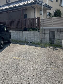 アイリス(Eyelis.u)/【駐車場2台】建物敷地内裏202番