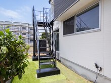 トラ(TORA)/外階段