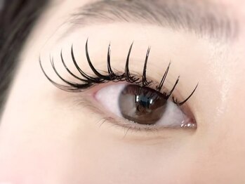 エミルカ(EMILUCA)の写真/ぱっちり華やかな目元にしたい方におすすめ♪