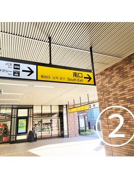 パレット 国立店(Palette)/南口出口へ