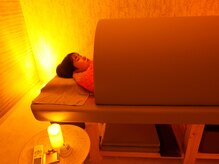 【よもぎ蒸し温活ベッド】日本ではまだまだ珍しいベッド型を常設。自律神経やホルモンバランスを整えます