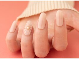 シンプル大人ネイル z