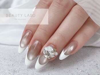 ビューティーラボ 美章園店(Beauty Labo)の写真/指先にキレイに美フォルムが叶う長さ出し¥6000～♪プラス¥1100でお爪を削らないパラジェルへの変更も可能◎