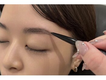 カリスティ(Kallisti)/ハリウッドブロウリフト