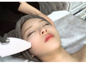 ラリマ グラマラス(Larima Glamorous)/毛穴洗浄+ヒト幹細胞導入ケア