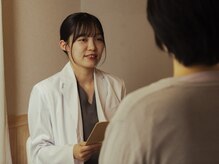 お肌の調子やお悩みについて、丁寧にカウンセリング。