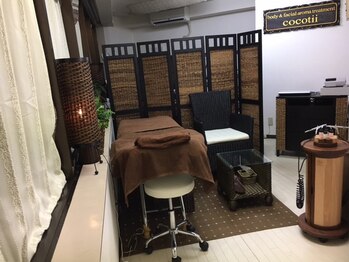 ココティー(Cocotii)/店内　エステベッド１
