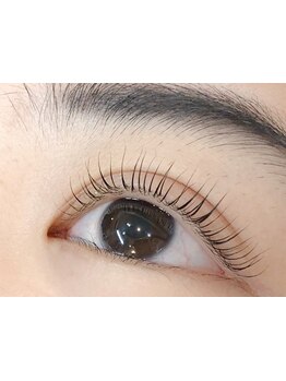 ナチュラル上品な目元にしたい