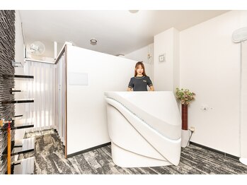 王整体院/落ち着きある受付スペース～