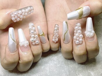 プリズム(PRISM)/ホワイトロングスカルプチュア