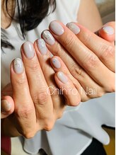 チヒロネイル/シアーグレーでニュアンスネイル
