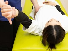 整体院こもれび 前橋院の雰囲気（背骨周り、肩甲骨を中心に肩こりや首の不調の原因を特定◎）