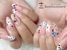 ネイル ボンボニエール 京阪シティモール天満橋店(Nail bonbonniere)/カラフルビジュー×スターネイル