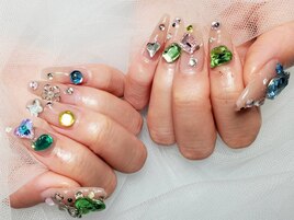 夏にピッタリ！宝石ネイル★