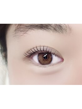 ナチュラル上品な目元にしたい