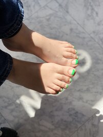 フットフレンチネイル