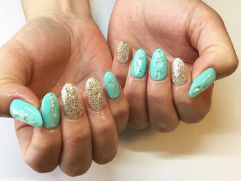 ラウト デコレーションアンドネイルサロン(Lauto Decoration&Nail Salon)/シルバー&シェルネイル
