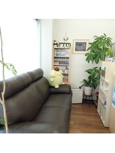 白鳥接骨院 オステオパシー整体スワン/待合室