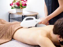 見えない背中もしっかり脱毛！