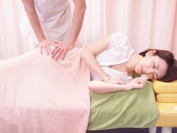 やわらカイロプラクティック新宿院/骨盤矯正で小尻にもなっちゃう