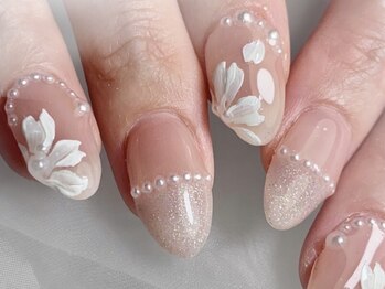 オーセンティーク(AUTHENTIQUE)の写真/《美爪にこだわる！》年齢が出やすいお手元はプロの技でケアを♪ずっとオフ無料◇他店様のものでも無料◎
