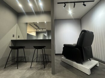 グライド 銀座店(GLIDE)の写真/■カッコイイを造る専門サロン■“GLIDE ”銀座店OPEN＊美眉/美肌/小顔/メンズに自信を与えるメンズ専門店