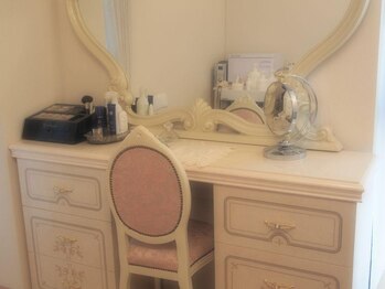 メディカルフェイシャルエステティック サロン ド ヴェリテ(VERITE)/メイクスペースも完備