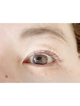 ナチュラル上品な目元にしたい