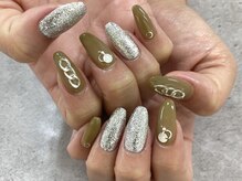 ユイット(HUIT)/カーキ＆シルバー