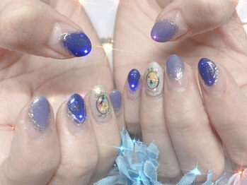 ホワイトカラー(White Color)の写真/完全個室のプライベートサロン☆周りを気にせずデザインの相談がしやすい♪手元から美しい女性へ◎