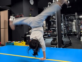 ヘラクライズフィットネス(HERCULIZE FITNESS)/【小学生限定】アクロバット教室