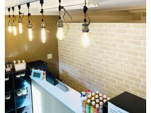ビービー整体スタジオ 代々木八幡店(BB整体スタジオ)の雰囲気（入口にはペットボトルの飲み物をご用意してます）
