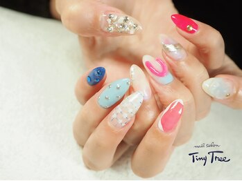 タイニーツリー(Tiny Tree)/カラフルネイル