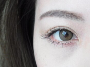 ブルーアイズ トウキョウ(BLUE EYES)/【美人の8割は目元で決まる】