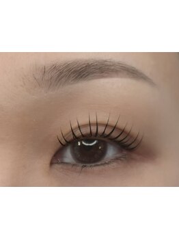 ナチュラル上品な目元にしたい