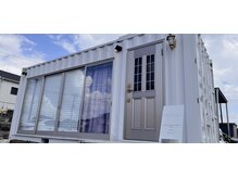 Cherirの雰囲気(白いコンテナハウスがお店です♪)