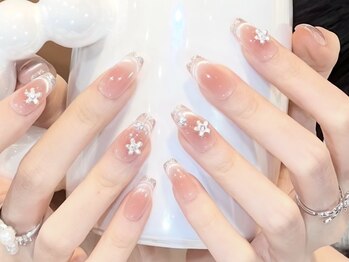 ナオミ 新宿店(Naomi)の写真/《初回＆30日以内再来店/口コミ投稿済の方はジェルオフ無料◎》リピーター多数の実力派ネイルサロン☆